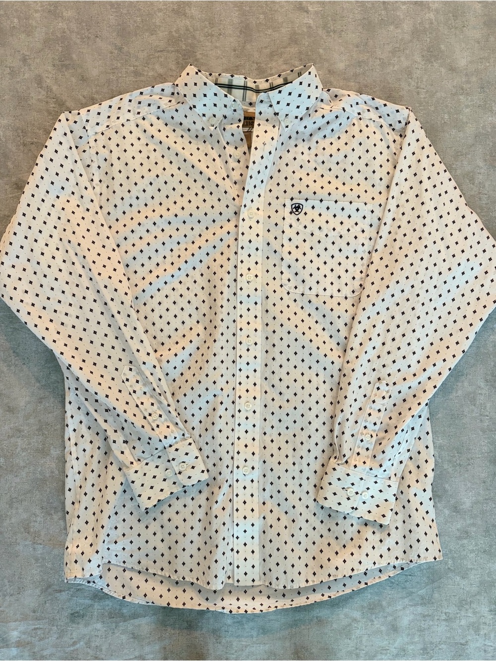 Ariat Men’s White Button-Up Shirt with Burgundy Diamond Print